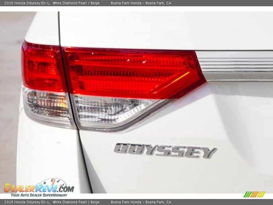 2016 Honda Odyssey EX-L White Diamond Pearl / Beige Photo #11