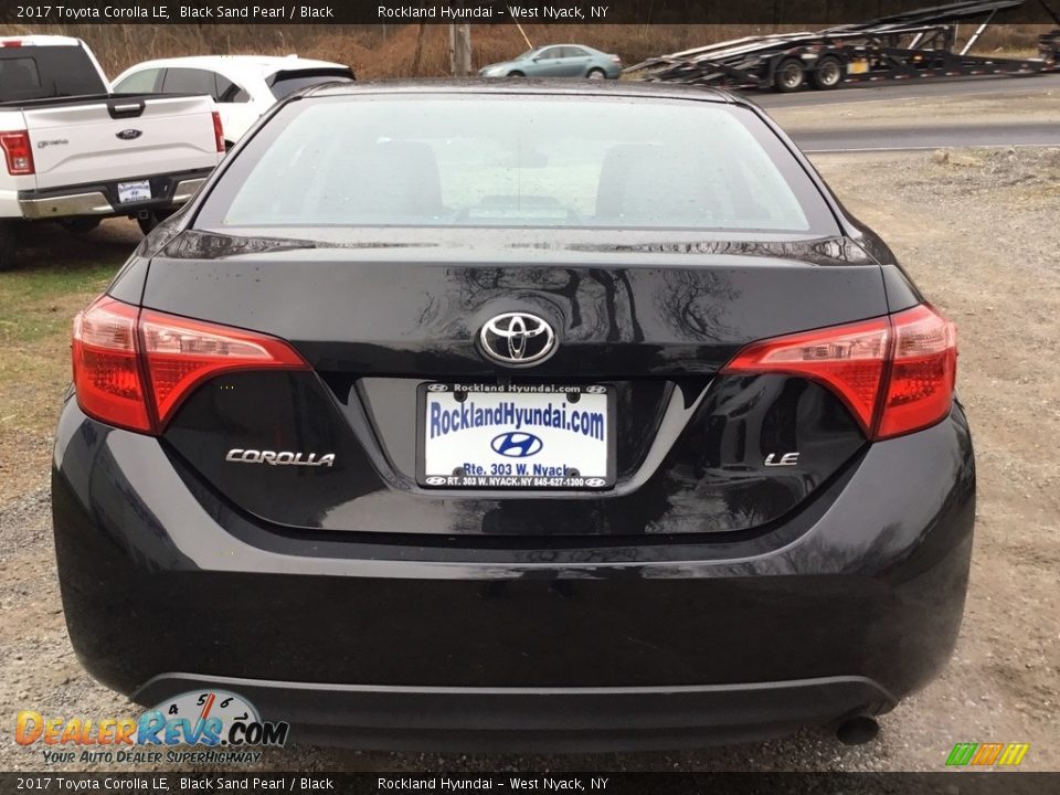 2017 Toyota Corolla LE Black Sand Pearl / Black Photo #5