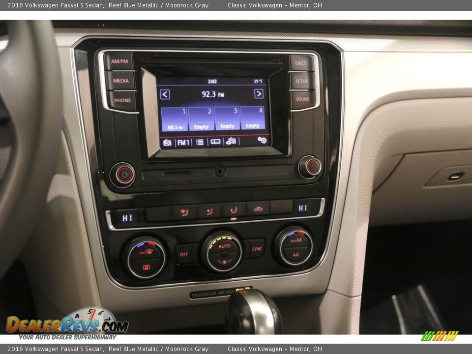 2016 Volkswagen Passat S Sedan Reef Blue Metallic / Moonrock Gray Photo #9