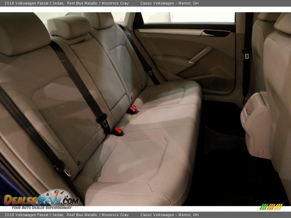 2016 Volkswagen Passat S Sedan Reef Blue Metallic / Moonrock Gray Photo #14