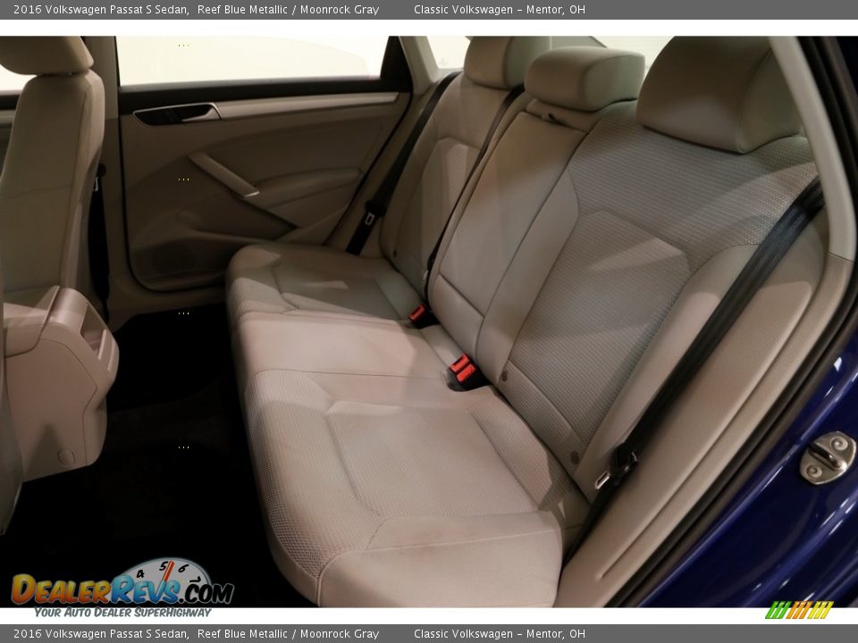 2016 Volkswagen Passat S Sedan Reef Blue Metallic / Moonrock Gray Photo #15