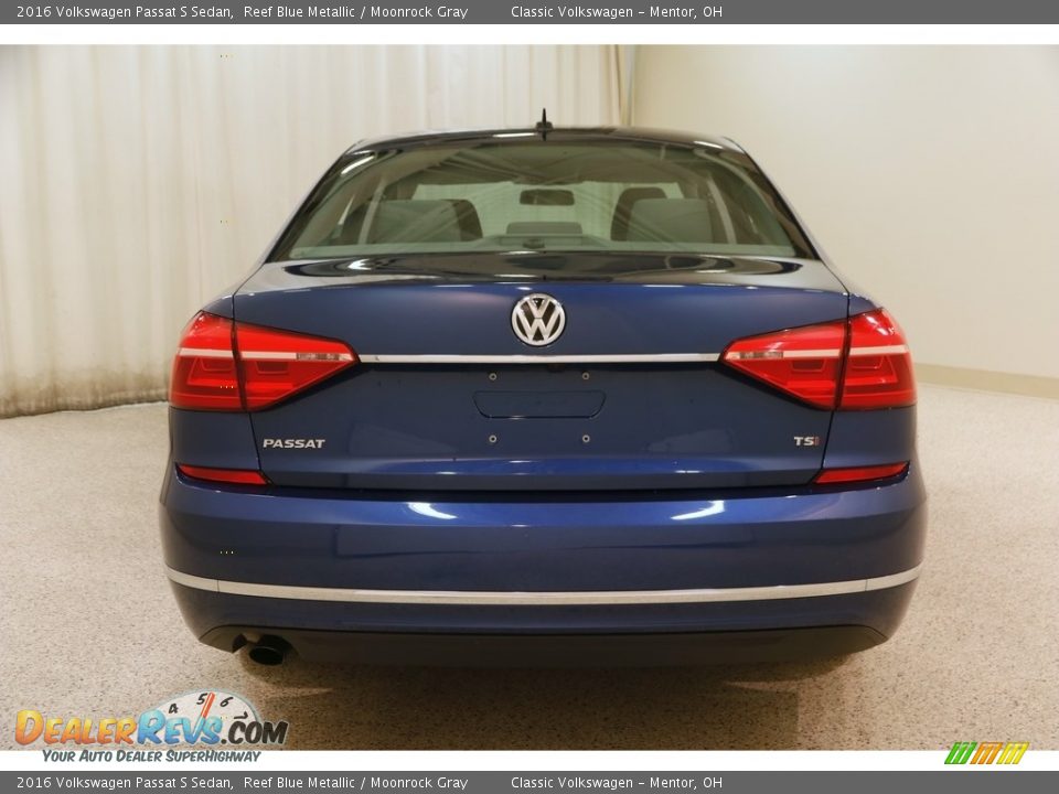 2016 Volkswagen Passat S Sedan Reef Blue Metallic / Moonrock Gray Photo #17