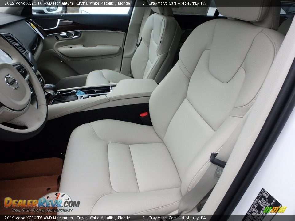 2019 Volvo XC90 T6 AWD Momentum Crystal White Metallic / Blonde Photo #7