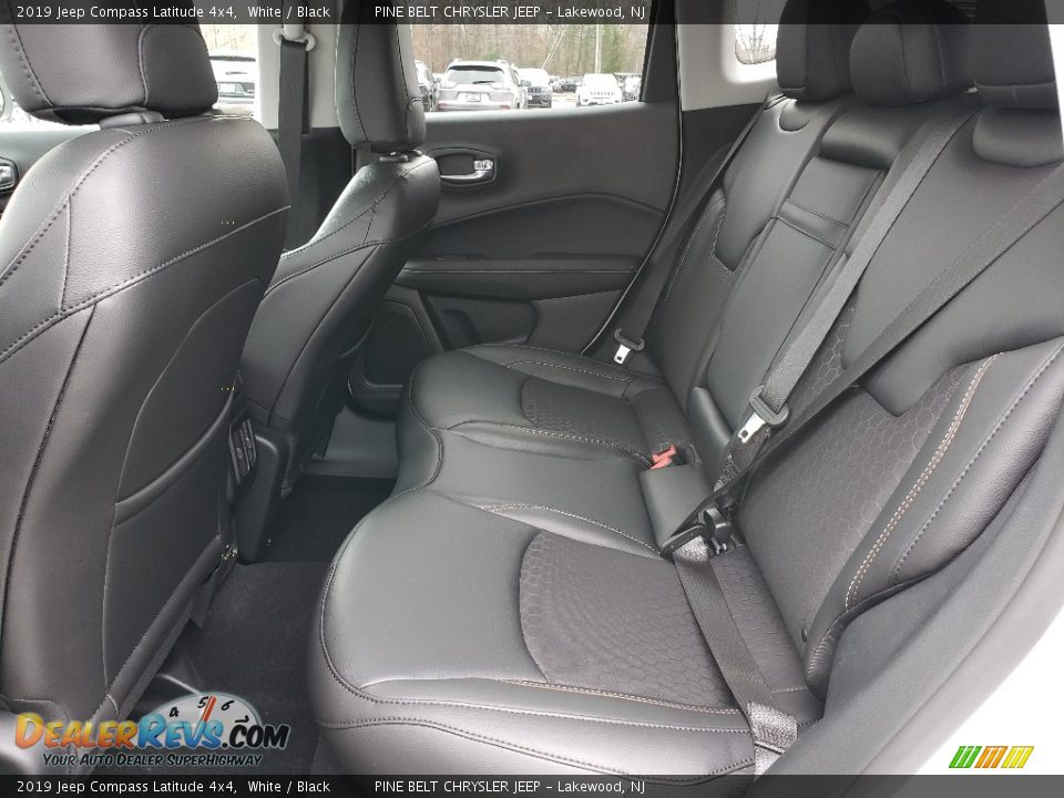 2019 Jeep Compass Latitude 4x4 White / Black Photo #6