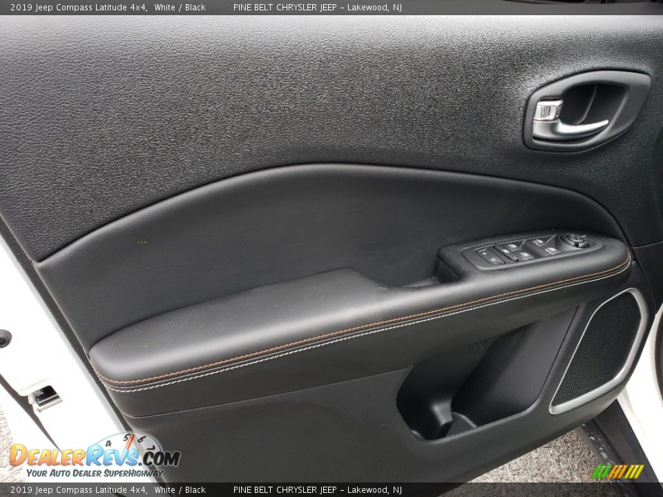 2019 Jeep Compass Latitude 4x4 White / Black Photo #8