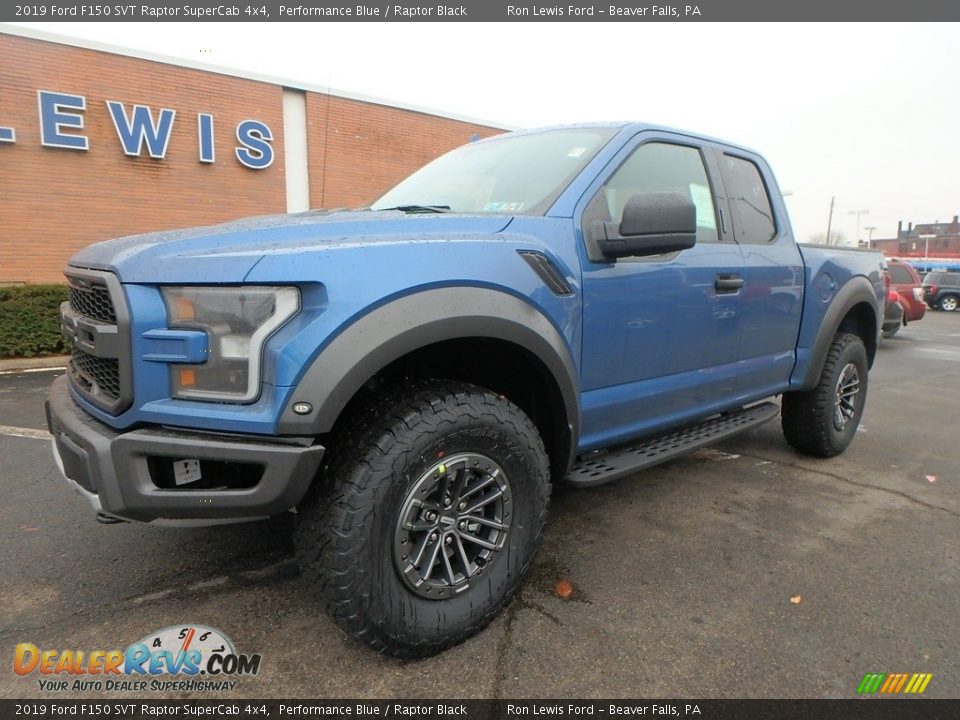 Front 3/4 View of 2019 Ford F150 SVT Raptor SuperCab 4x4 Photo #6