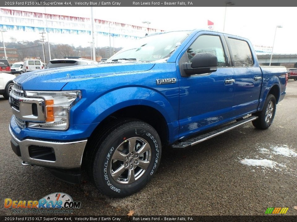 Front 3/4 View of 2019 Ford F150 XLT SuperCrew 4x4 Photo #6