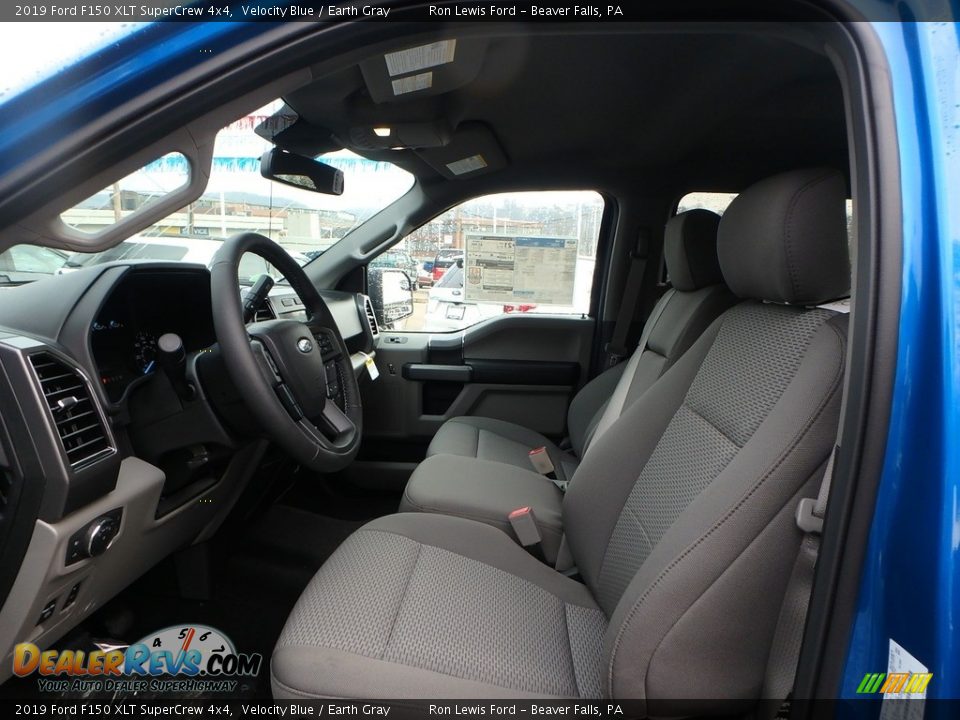Front Seat of 2019 Ford F150 XLT SuperCrew 4x4 Photo #10