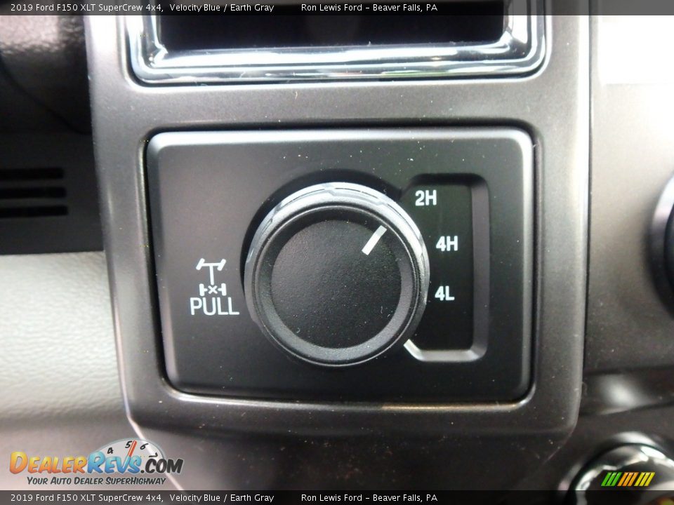 Controls of 2019 Ford F150 XLT SuperCrew 4x4 Photo #18