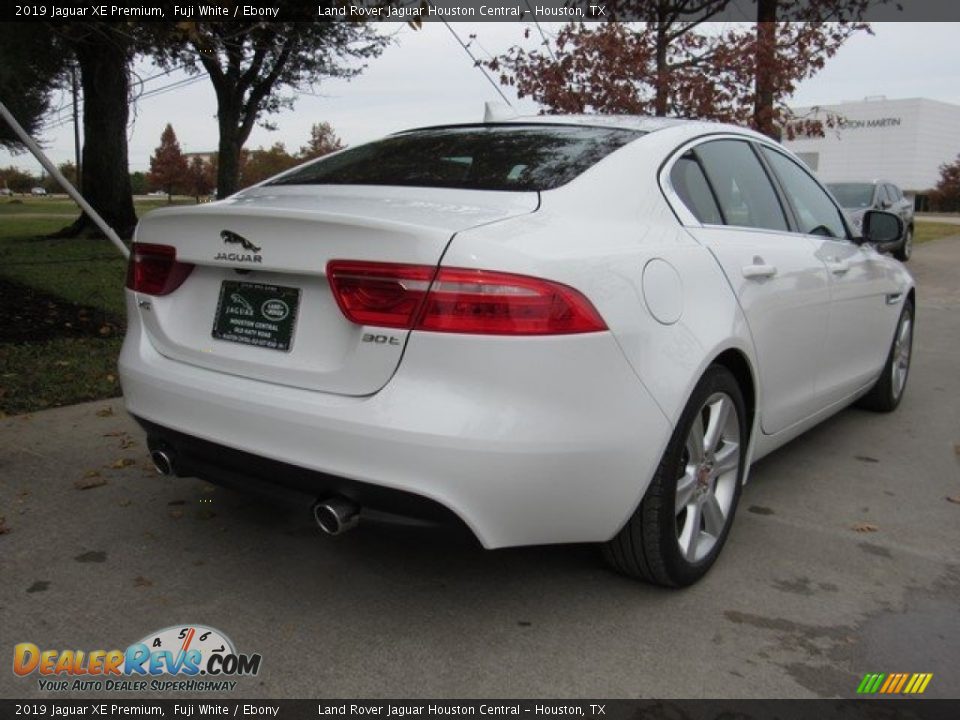 2019 Jaguar XE Premium Fuji White / Ebony Photo #7