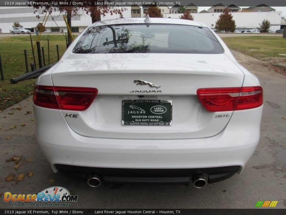 2019 Jaguar XE Premium Fuji White / Ebony Photo #8