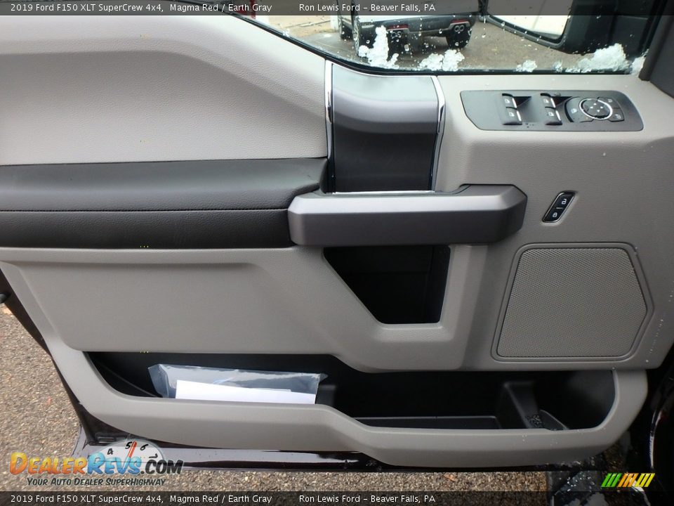 Door Panel of 2019 Ford F150 XLT SuperCrew 4x4 Photo #13