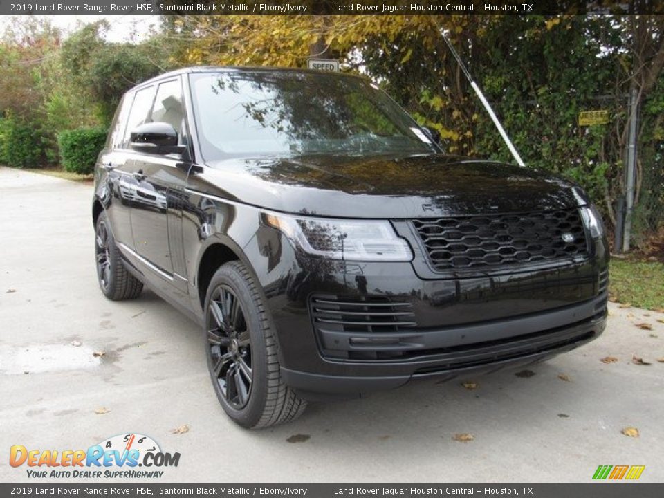 Front 3/4 View of 2019 Land Rover Range Rover HSE Photo #6