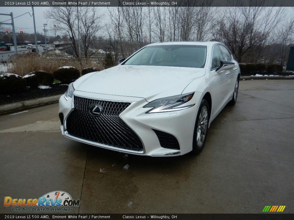 Front 3/4 View of 2019 Lexus LS 500 AWD Photo #1