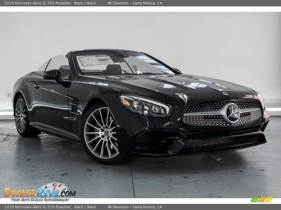 Front 3/4 View of 2019 Mercedes-Benz SL 550 Roadster Photo #12