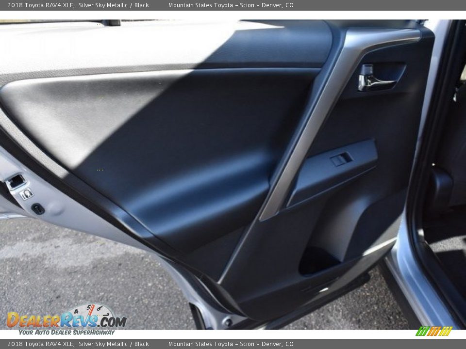 2018 Toyota RAV4 XLE Silver Sky Metallic / Black Photo #21