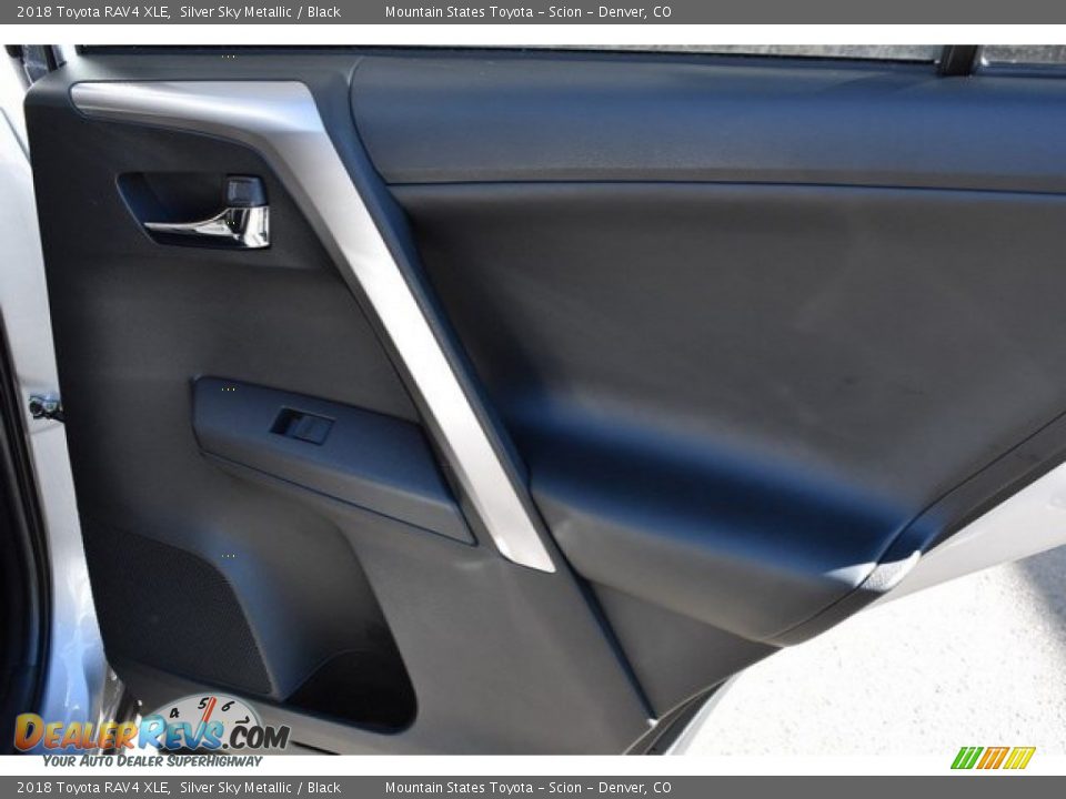 2018 Toyota RAV4 XLE Silver Sky Metallic / Black Photo #23