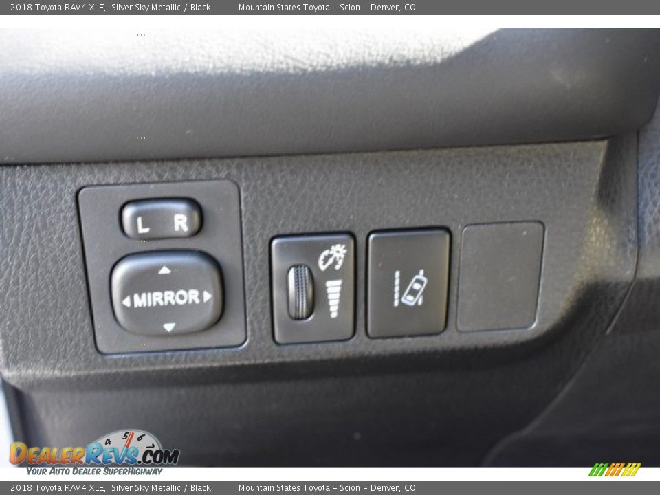 2018 Toyota RAV4 XLE Silver Sky Metallic / Black Photo #25