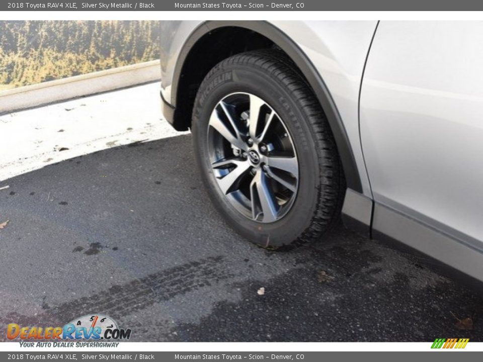 2018 Toyota RAV4 XLE Silver Sky Metallic / Black Photo #33