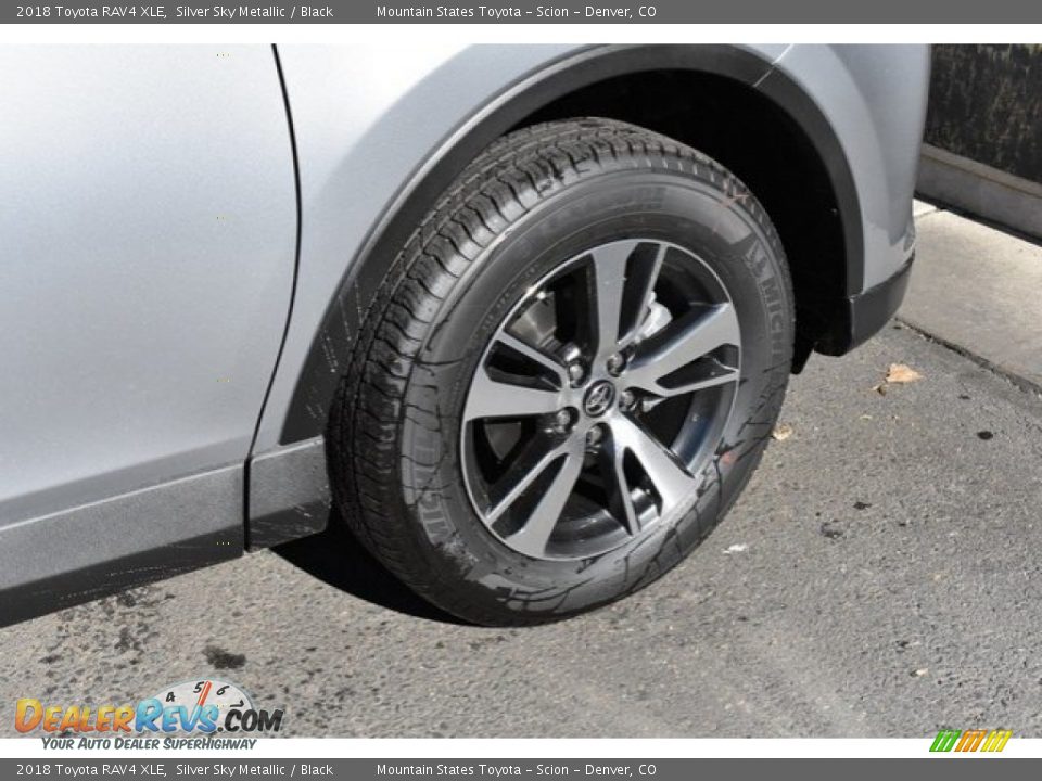 2018 Toyota RAV4 XLE Silver Sky Metallic / Black Photo #36