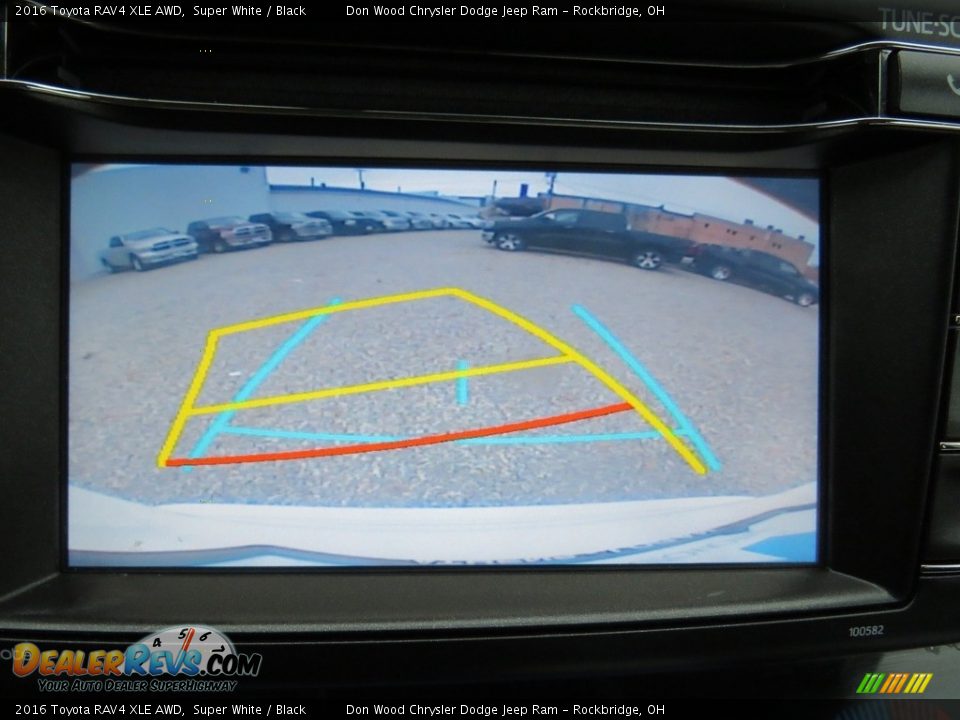 2016 Toyota RAV4 XLE AWD Super White / Black Photo #2