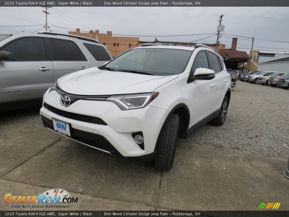 2016 Toyota RAV4 XLE AWD Super White / Black Photo #10