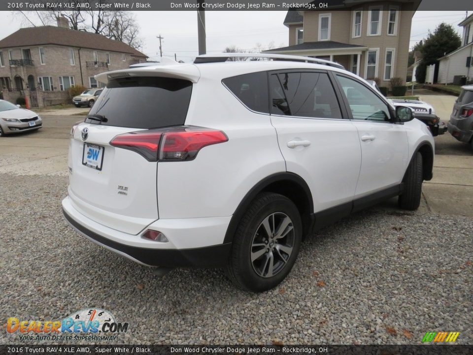 2016 Toyota RAV4 XLE AWD Super White / Black Photo #21