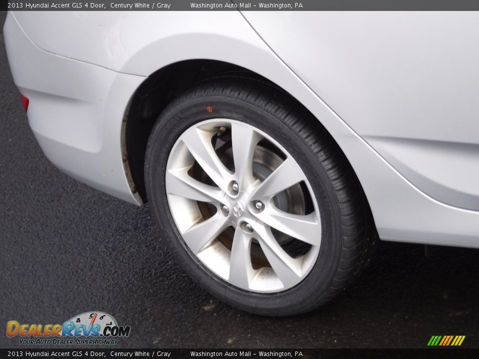 2013 Hyundai Accent GLS 4 Door Century White / Gray Photo #3
