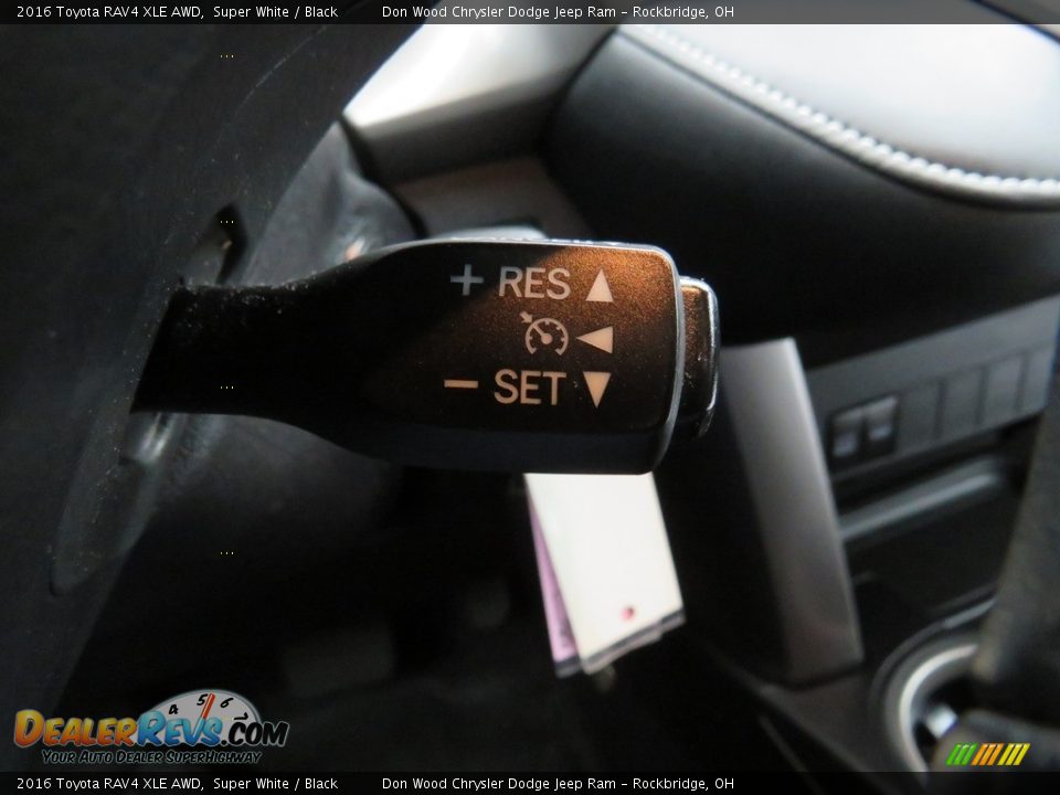 2016 Toyota RAV4 XLE AWD Super White / Black Photo #27