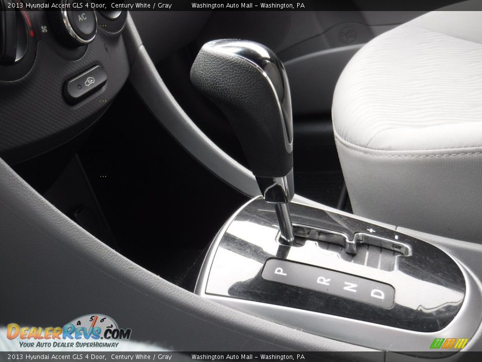 2013 Hyundai Accent GLS 4 Door Century White / Gray Photo #16
