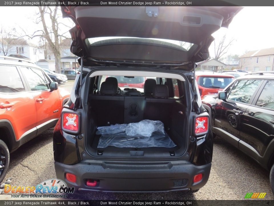 2017 Jeep Renegade Trailhawk 4x4 Black / Black Photo #6