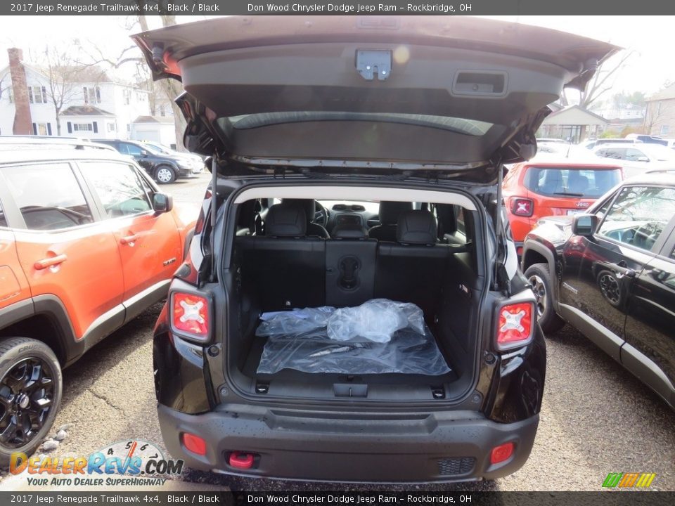2017 Jeep Renegade Trailhawk 4x4 Black / Black Photo #7