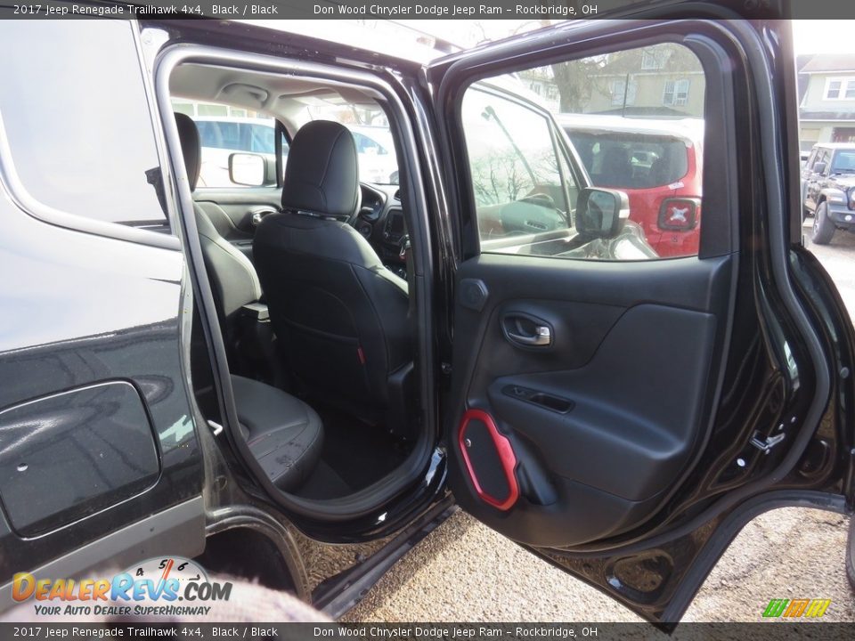2017 Jeep Renegade Trailhawk 4x4 Black / Black Photo #11