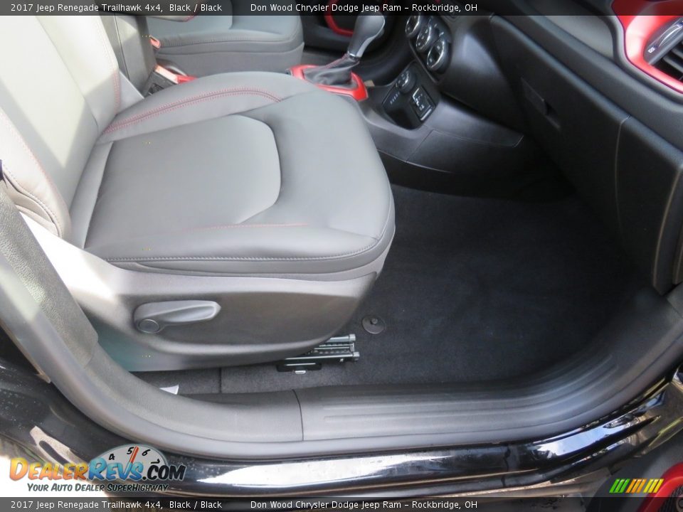 2017 Jeep Renegade Trailhawk 4x4 Black / Black Photo #14