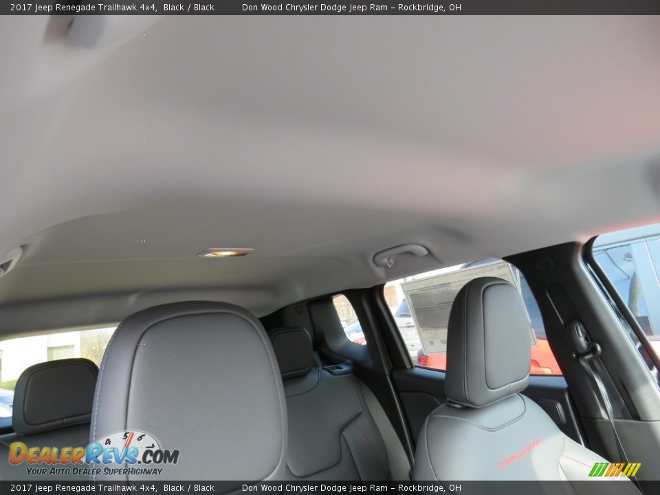 2017 Jeep Renegade Trailhawk 4x4 Black / Black Photo #16