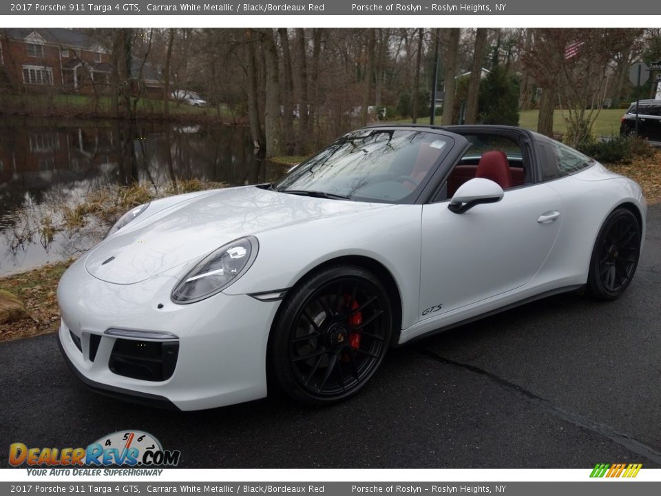 Front 3/4 View of 2017 Porsche 911 Targa 4 GTS Photo #1