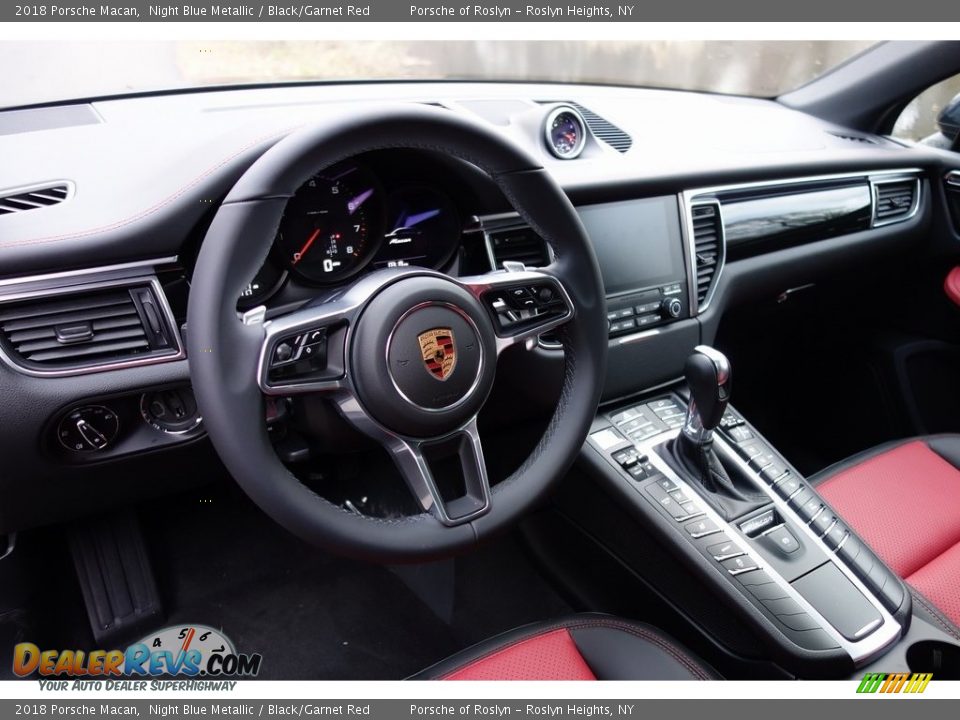 Dashboard of 2018 Porsche Macan  Photo #10