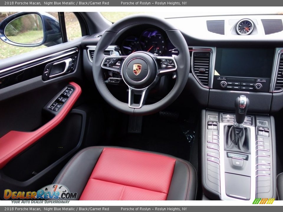 Dashboard of 2018 Porsche Macan  Photo #13