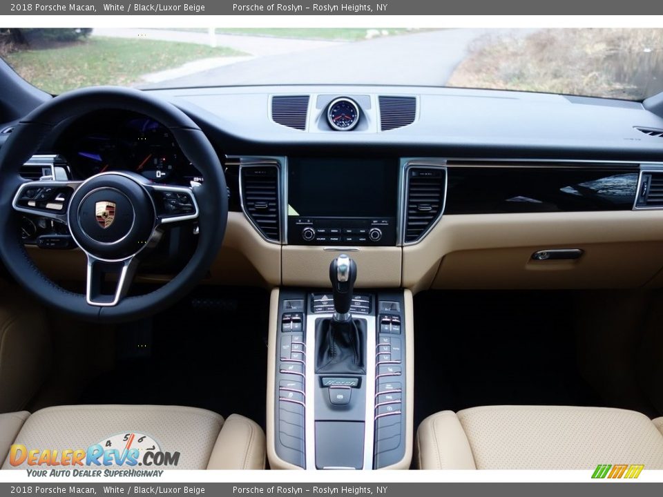 2018 Porsche Macan White / Black/Luxor Beige Photo #14