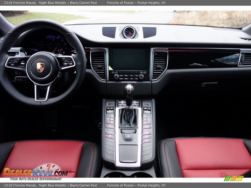 Dashboard of 2018 Porsche Macan  Photo #14
