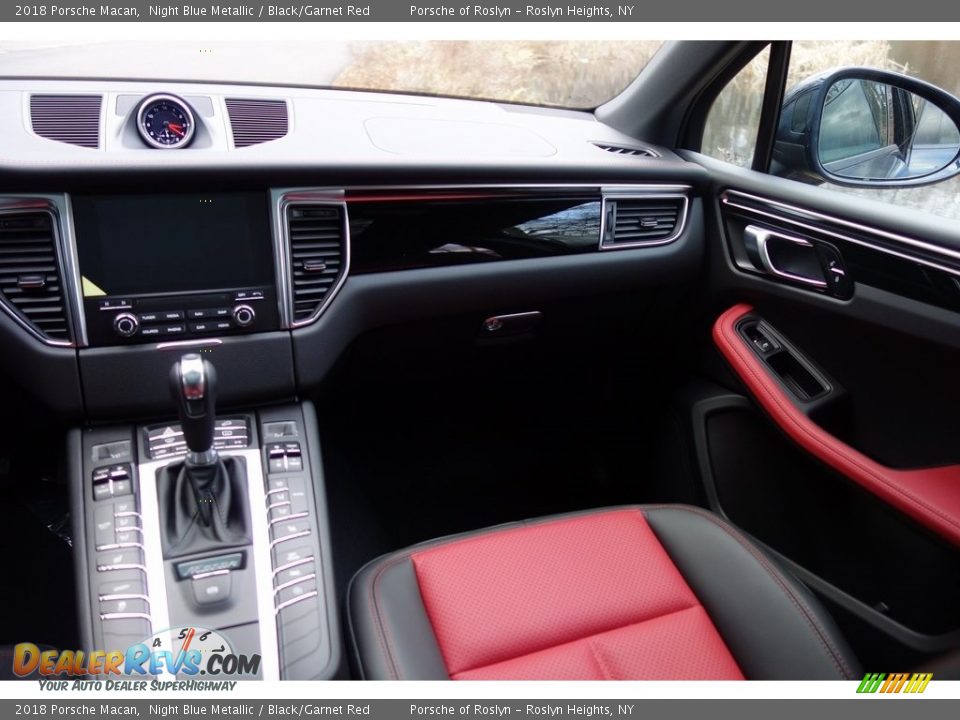 2018 Porsche Macan Night Blue Metallic / Black/Garnet Red Photo #15