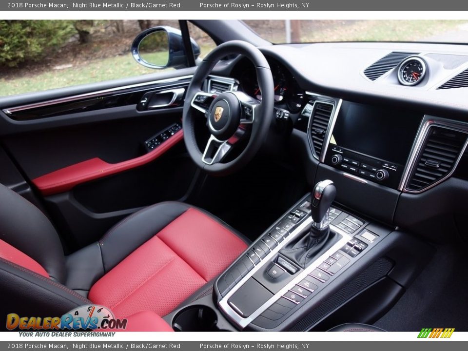 2018 Porsche Macan Night Blue Metallic / Black/Garnet Red Photo #17