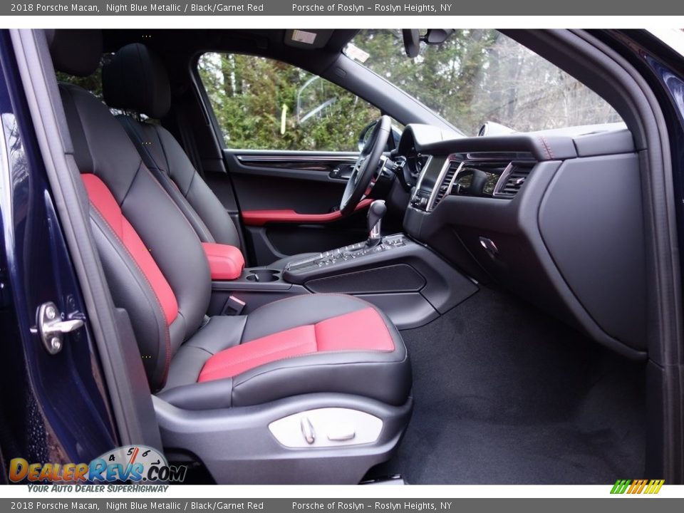 2018 Porsche Macan Night Blue Metallic / Black/Garnet Red Photo #18