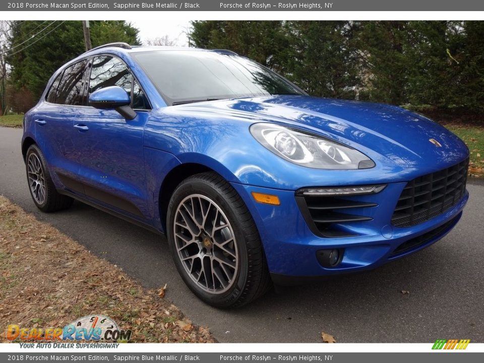 Front 3/4 View of 2018 Porsche Macan Sport Edition Photo #1