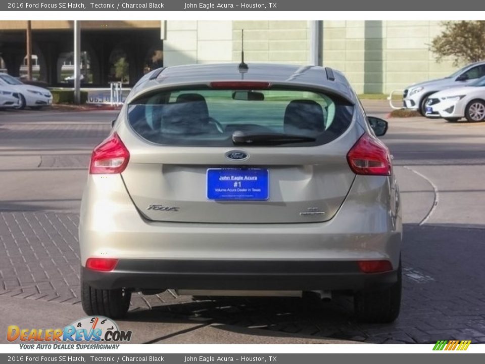2016 Ford Focus SE Hatch Tectonic / Charcoal Black Photo #6