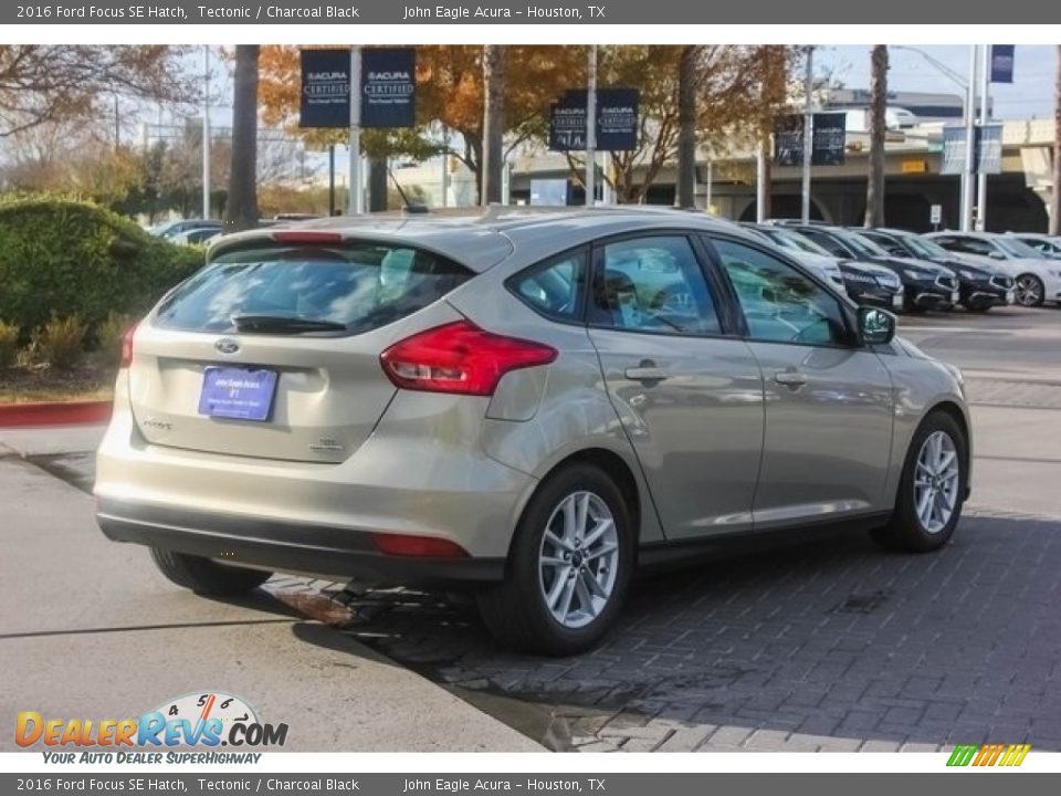 2016 Ford Focus SE Hatch Tectonic / Charcoal Black Photo #7