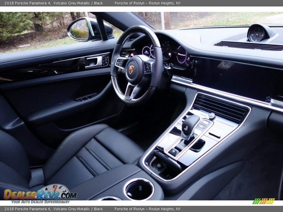2018 Porsche Panamera 4 Volcano Grey Metallic / Black Photo #17