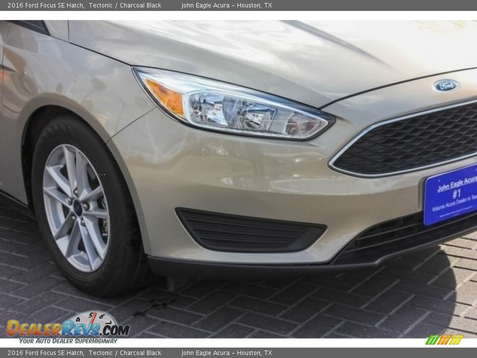 2016 Ford Focus SE Hatch Tectonic / Charcoal Black Photo #12