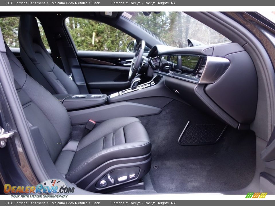 2018 Porsche Panamera 4 Volcano Grey Metallic / Black Photo #18
