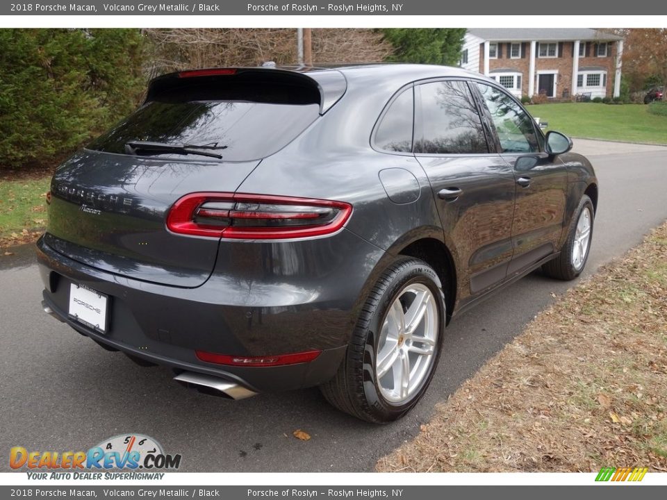 2018 Porsche Macan Volcano Grey Metallic / Black Photo #4